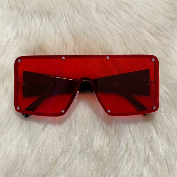 Oversize Sunglasses - Picture 3 of 9